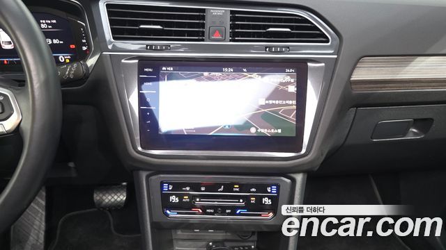 Volkswagen Tiguan Allspace 2.0 TDI Prestige 2023 — фото 15