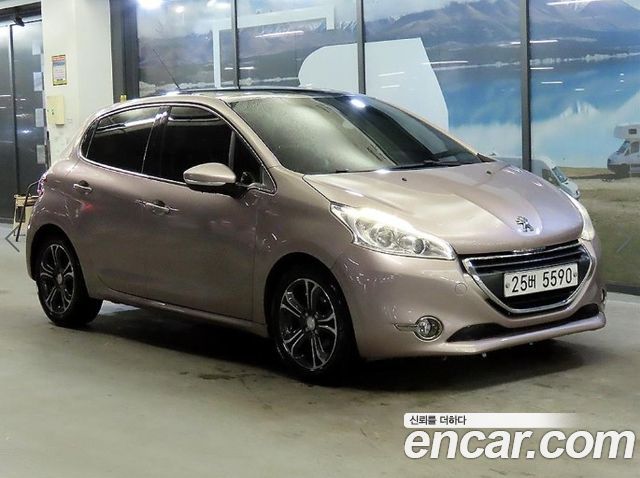 Peugeot 208 1.6 e-HDi Feline 5Door 2013 — фото 1