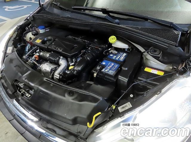 Peugeot 208 1.6 e-HDi Feline 5Door 2013 — фото 23