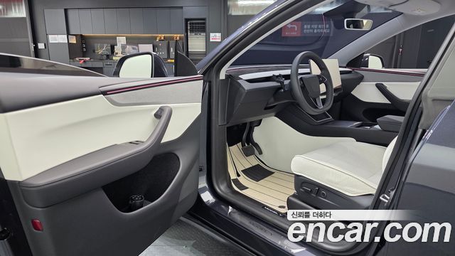 Tesla Model Y RWD 2025 — фото 10