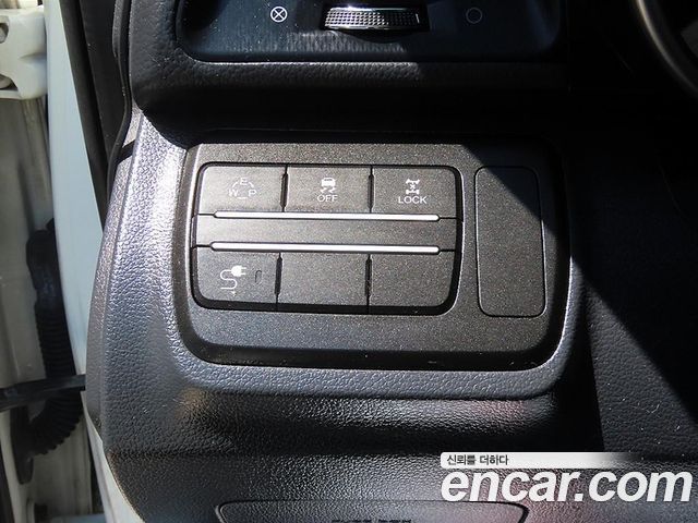 KG Mobility (SsangYong) Tivoli Air Diesel IX 4WD 2017 — фото 16