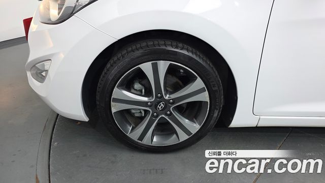 Hyundai Avante Coupe 2.0 GDi Premium Standard 2014 — фото 5
