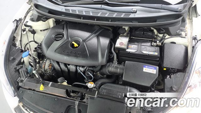 Hyundai Avante Coupe 2.0 GDi Premium Standard 2014 — фото 6