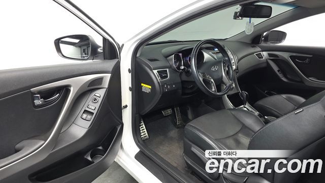 Hyundai Avante Coupe 2.0 GDi Premium Standard 2014 — фото 10