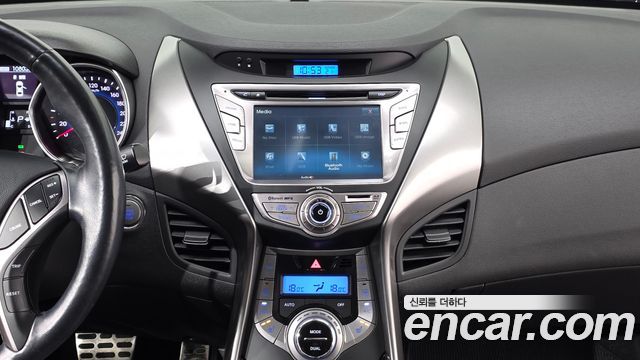 Hyundai Avante Coupe 2.0 GDi Premium Standard 2014 — фото 13