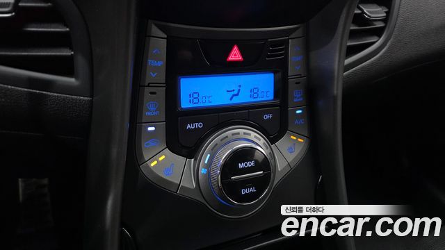 Hyundai Avante Coupe 2.0 GDi Premium Standard 2014 — фото 18