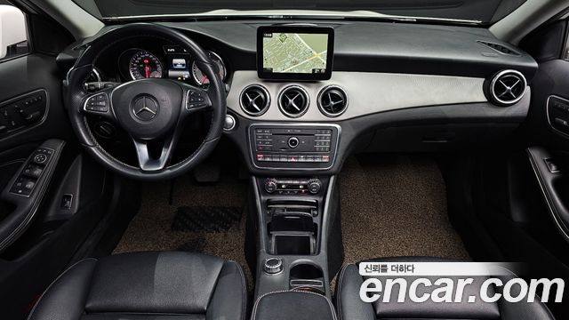 Mercedes-Benz GLA-Class (X156) GLA200 d 4MATIC 2017 — фото 7