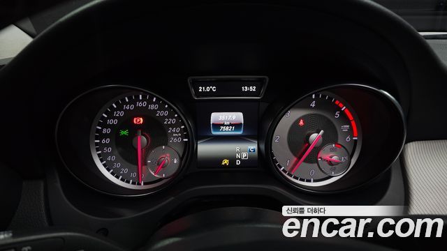 Mercedes-Benz GLA-Class (X156) GLA200 d 4MATIC 2017 — фото 8