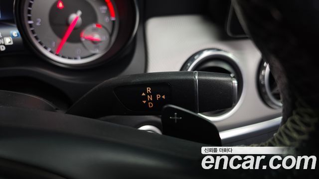Mercedes-Benz GLA-Class (X156) GLA200 d 4MATIC 2017 — фото 9