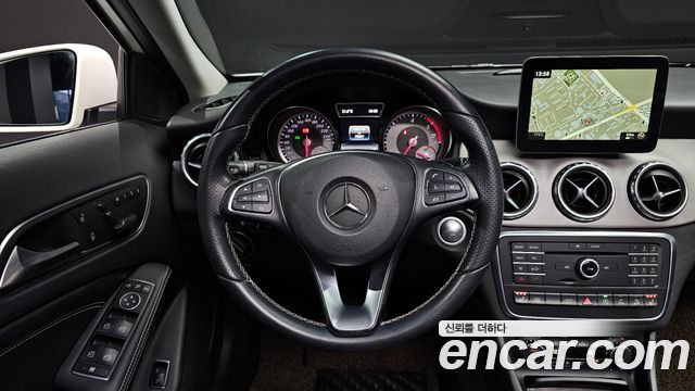 Mercedes-Benz GLA-Class (X156) GLA200 d 4MATIC 2017 — фото 13