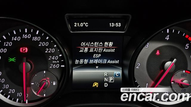 Mercedes-Benz GLA-Class (X156) GLA200 d 4MATIC 2017 — фото 17