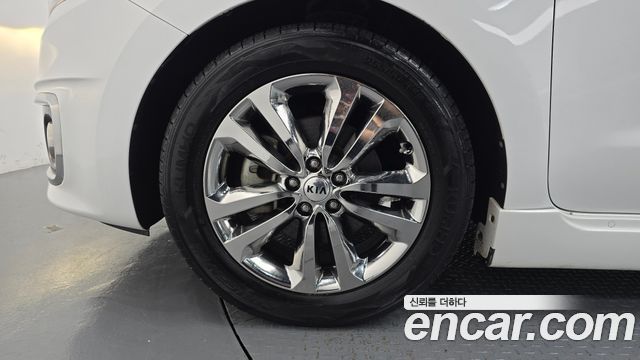 Kia Carnival 9-seater Hi-Limousine Noblesse 2017 — фото 5