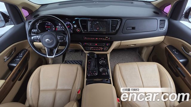 Kia Carnival 9-seater Hi-Limousine Noblesse 2017 — фото 7