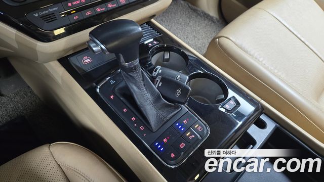 Kia Carnival 9-seater Hi-Limousine Noblesse 2017 — фото 9