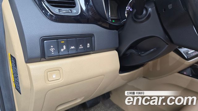 Kia Carnival 9-seater Hi-Limousine Noblesse 2017 — фото 15