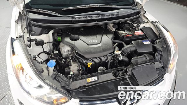 Hyundai Avante 1.6 GDi 10 Million Limited Standard 2015 — фото 6