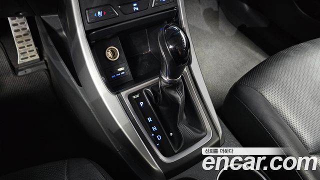 Hyundai Avante 1.6 GDi 10 Million Limited Standard 2015 — фото 9