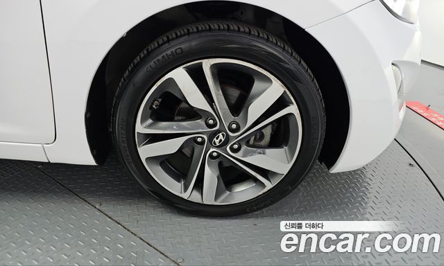 Hyundai Avante 1.6 GDi 10 Million Limited Standard 2015 — фото 21