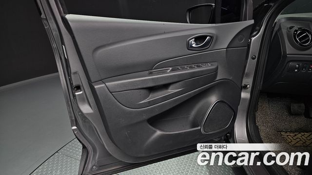 Renault Korea QM3 RE 2019 — фото 24