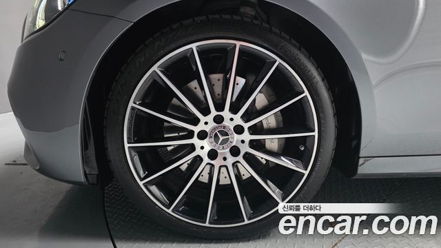 Mercedes-Benz E-Class (W213) E350 4MATIC AMG Line 2023 — фото 5