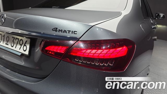 Mercedes-Benz E-Class (W213) E350 4MATIC AMG Line 2023 — фото 29