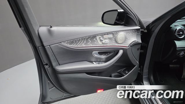 Mercedes-Benz E-Class (W213) E350 4MATIC AMG Line 2023 — фото 30