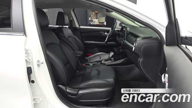 Kia K3 (II) 1.6 Prestige 2024 — фото 11