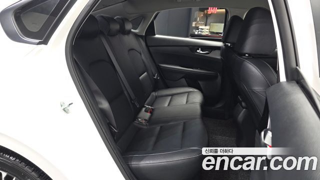 Kia K3 (II) 1.6 Prestige 2024 — фото 12
