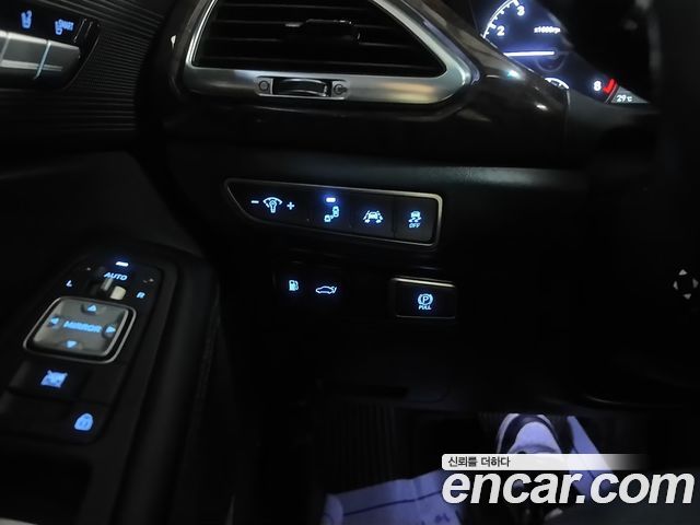 Genesis EQ900 3.8 GDI AWD Premium Luxury 2016 — фото 17