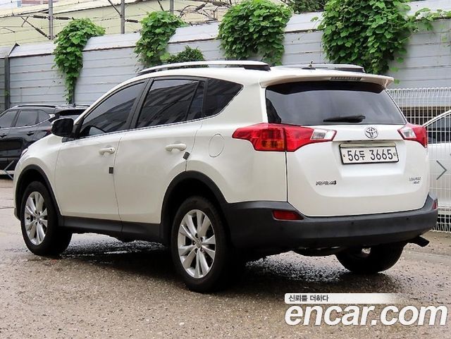 Toyota RAV4 2.5 4WD 4th 2015 — фото 3
