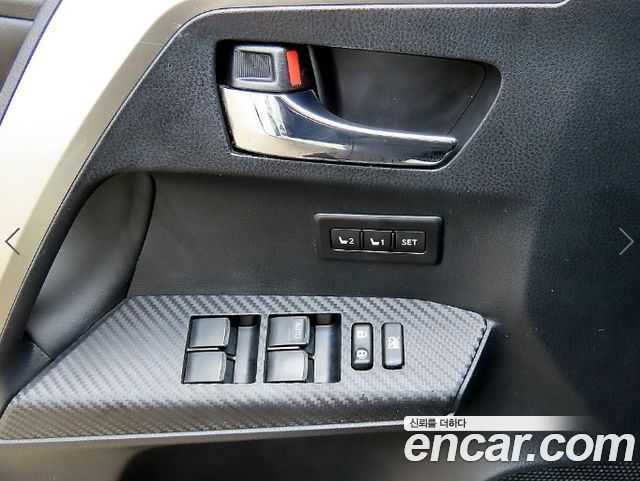 Toyota RAV4 2.5 4WD 4th 2015 — фото 15