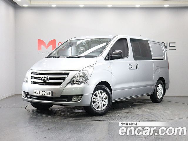 Hyundai Grand Starex 5-Seater VAN Smart