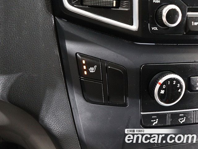 Hyundai Grand Starex 5-Seater VAN Smart 2017 — фото 9