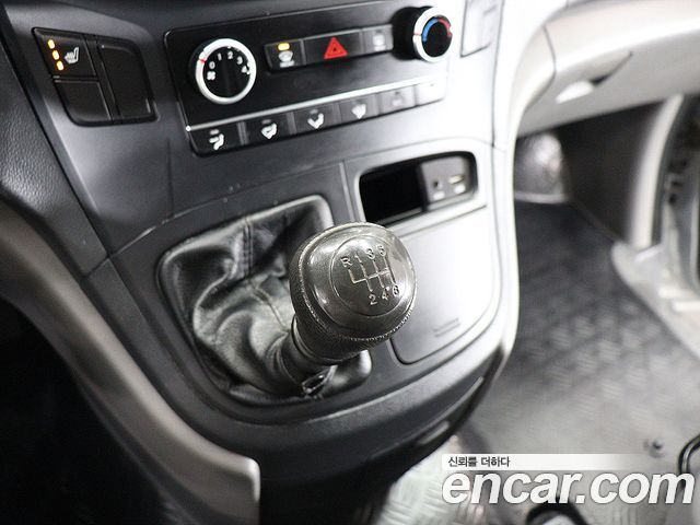 Hyundai Grand Starex 5-Seater VAN Smart 2017 — фото 15