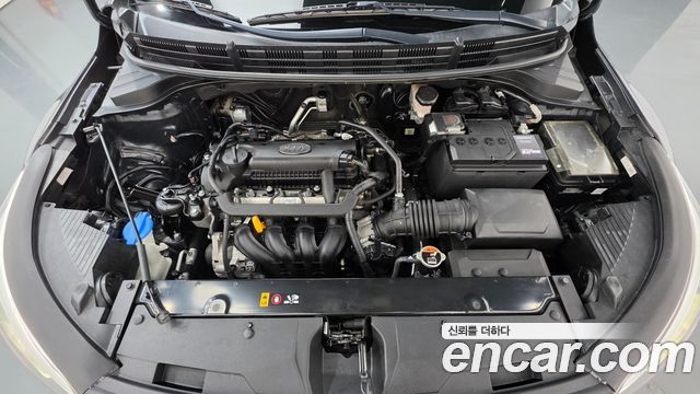 Kia Stonic 1.4 Trendy 2018 — фото 6