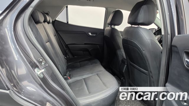 Kia Stonic 1.4 Trendy 2018 — фото 11
