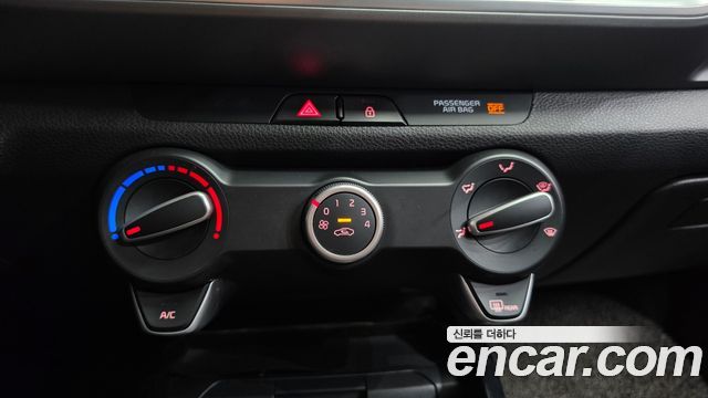 Kia Stonic 1.4 Trendy 2018 — фото 12