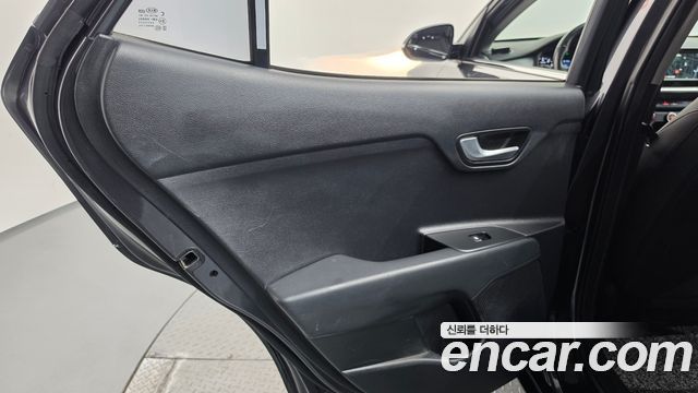 Kia Stonic 1.4 Trendy 2018 — фото 25