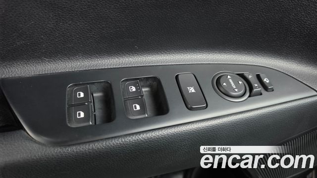 Kia Stonic 1.4 Trendy 2018 — фото 30