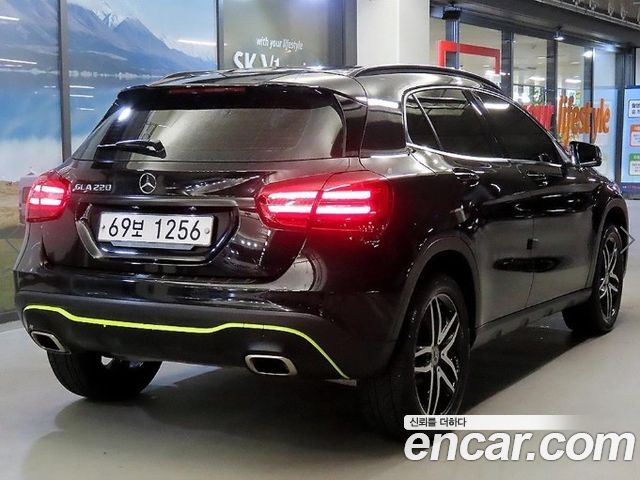 Mercedes-Benz GLA-Class (X156) GLA220 Premium 2018 — фото 4