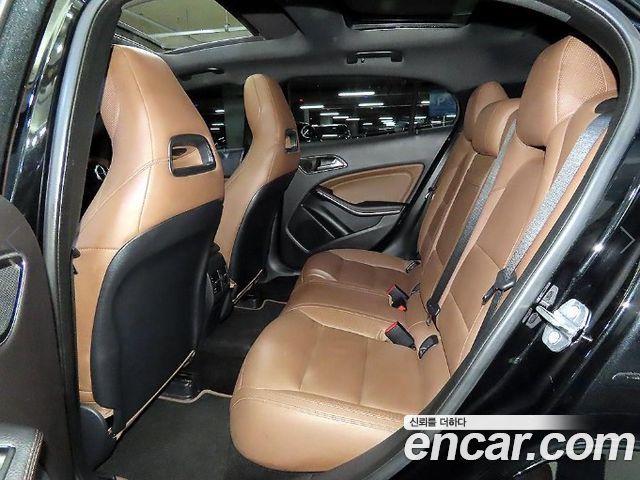 Mercedes-Benz GLA-Class (X156) GLA220 Premium 2018 — фото 7