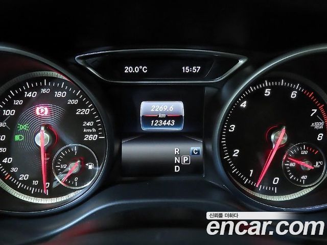 Mercedes-Benz GLA-Class (X156) GLA220 Premium 2018 — фото 9
