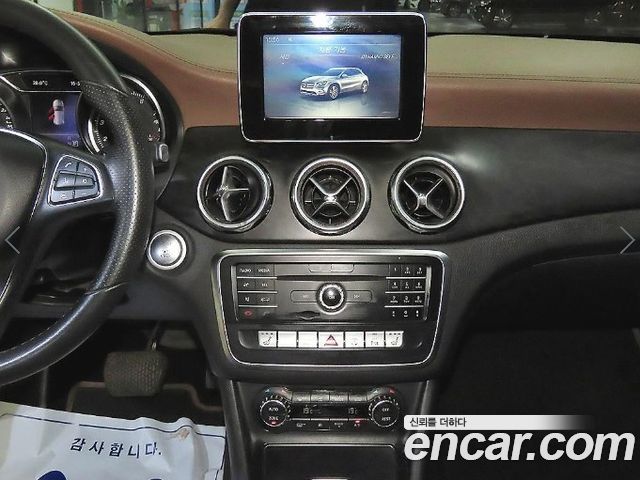 Mercedes-Benz GLA-Class (X156) GLA220 Premium 2018 — фото 15