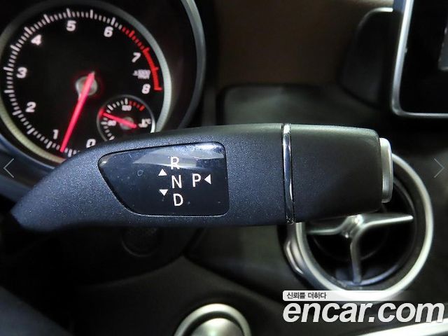 Mercedes-Benz GLA-Class (X156) GLA220 Premium 2018 — фото 16