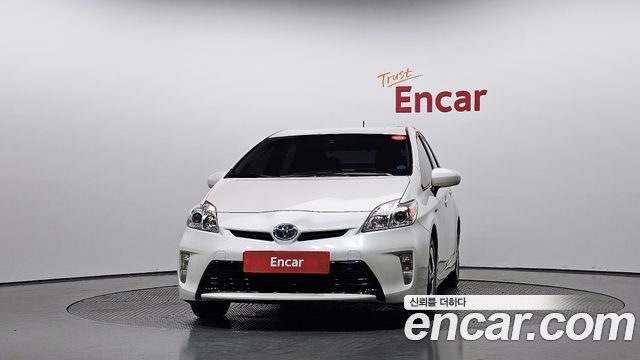 Toyota Prius 1.8 E 2015 — фото 3