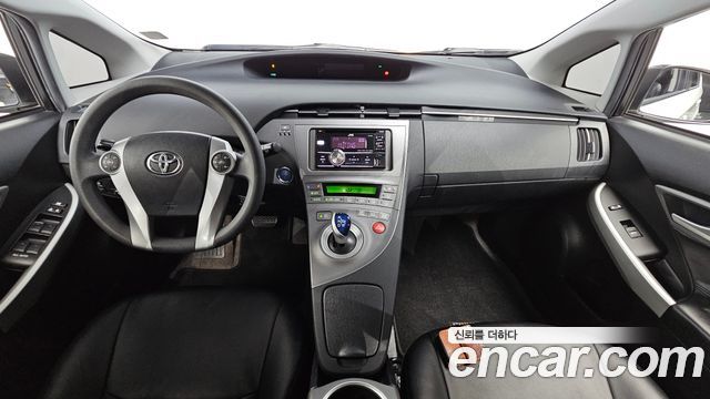 Toyota Prius 1.8 E 2015 — фото 7