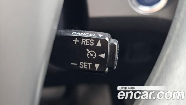 Toyota Prius 1.8 E 2015 — фото 13