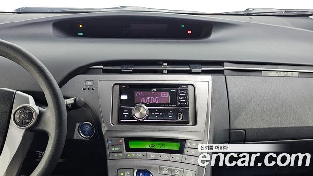 Toyota Prius 1.8 E 2015 — фото 14