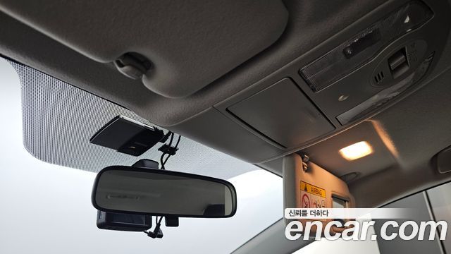 Toyota Prius 1.8 E 2015 — фото 19