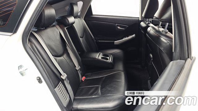 Toyota Prius 1.8 E 2015 — фото 27